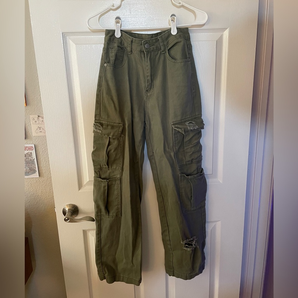 SHEIN: high waisted, army green cargo pants with ripped details, size XS/2